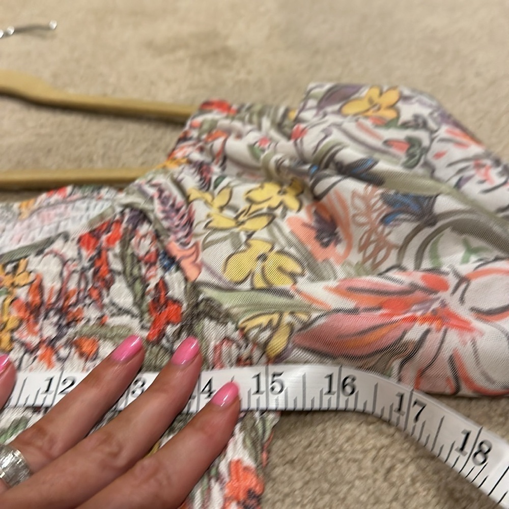 Beautiful floral Anthropologie blouse in great condition! - Picture 7 of 8